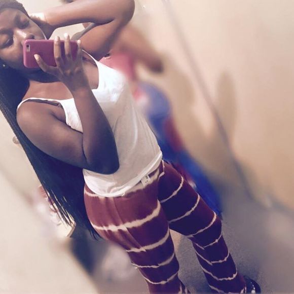 Meet your Posher, Sheera - Picture 1 of 1